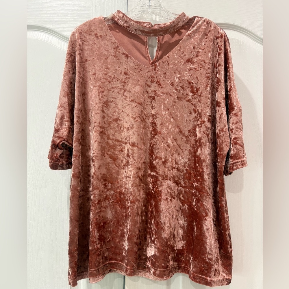 Listicle Women’s Velvet Shirt in Warm Brown